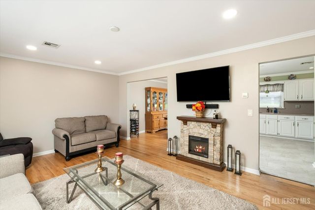 5 Ridgeview Road, Jamesburg, NJ 08831