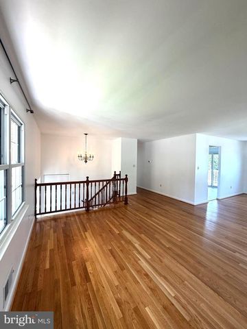1234 PLEASANT VALLEY DR, Catonsville, MD 21228