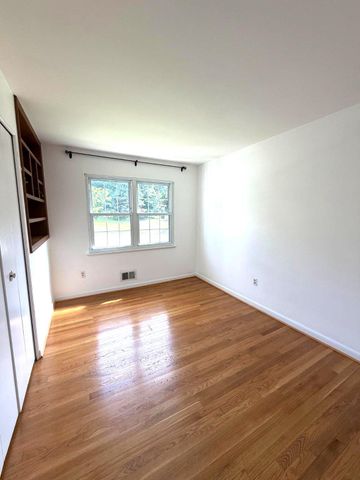 1234 PLEASANT VALLEY DR, Catonsville, MD 21228