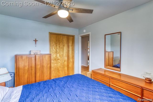 13194 Burgundy Avenue, Warren, MI 48089