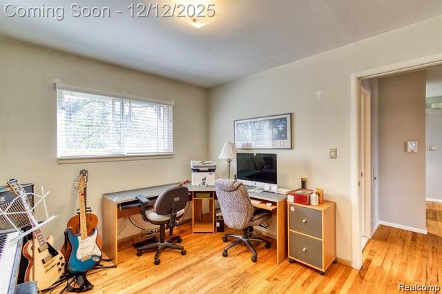 13194 Burgundy Avenue, Warren, MI 48089