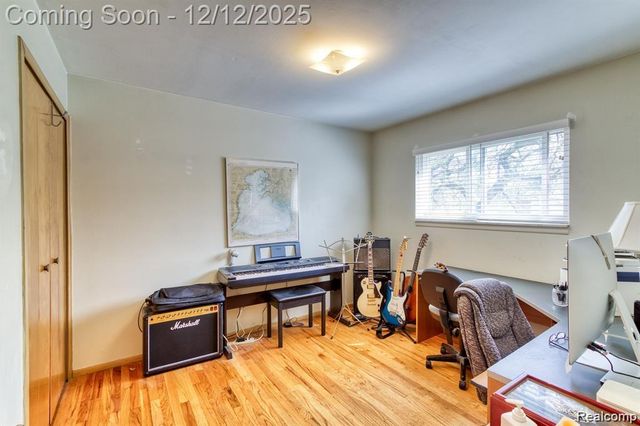 13194 Burgundy Avenue, Warren, MI 48089