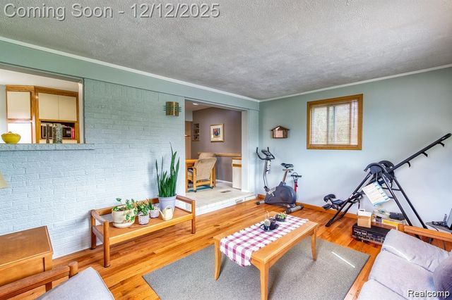 13194 Burgundy Avenue, Warren, MI 48089