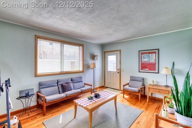 13194 Burgundy Avenue, Warren, MI 48089