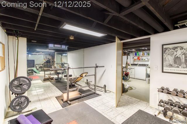 13194 Burgundy Avenue, Warren, MI 48089