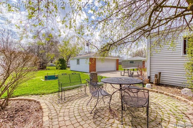 13194 Burgundy Avenue, Warren, MI 48089