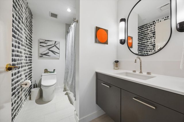 3433 Westheimer Road 504, Houston, TX 77027