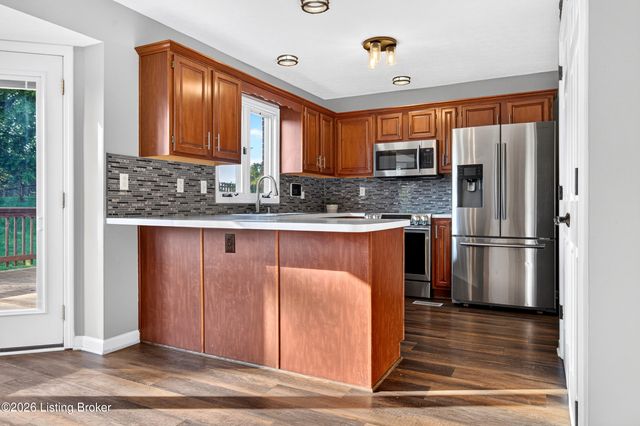 7603 Parkridge Trace, Louisville, KY 40214