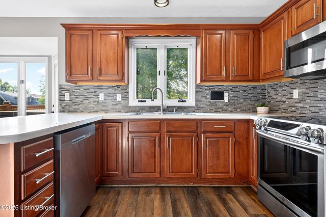7603 Parkridge Trace, Louisville, KY 40214