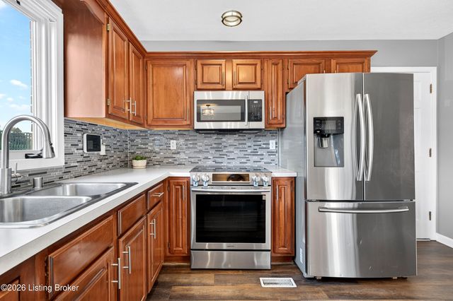 7603 Parkridge Trace, Louisville, KY 40214