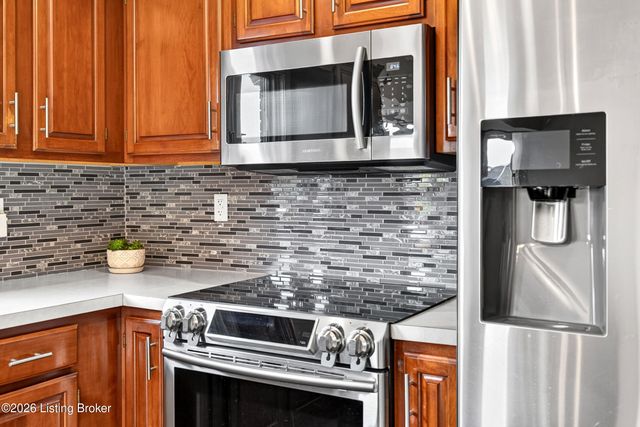 7603 Parkridge Trace, Louisville, KY 40214