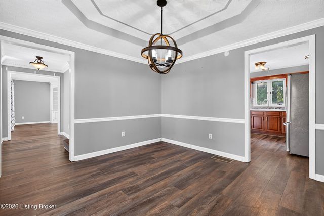 7603 Parkridge Trace, Louisville, KY 40214