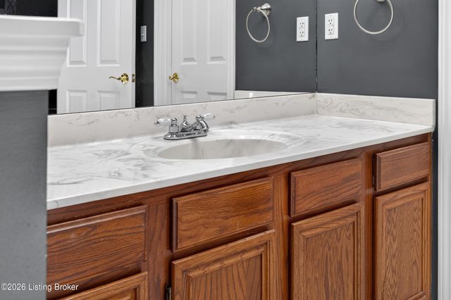 7603 Parkridge Trace, Louisville, KY 40214