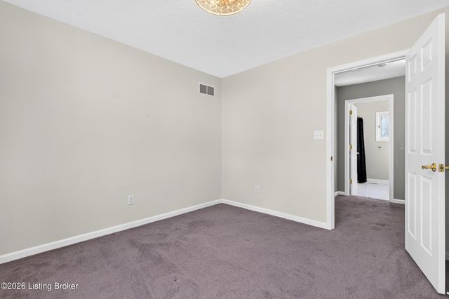 7603 Parkridge Trace, Louisville, KY 40214