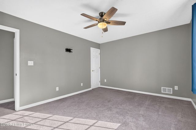 7603 Parkridge Trace, Louisville, KY 40214