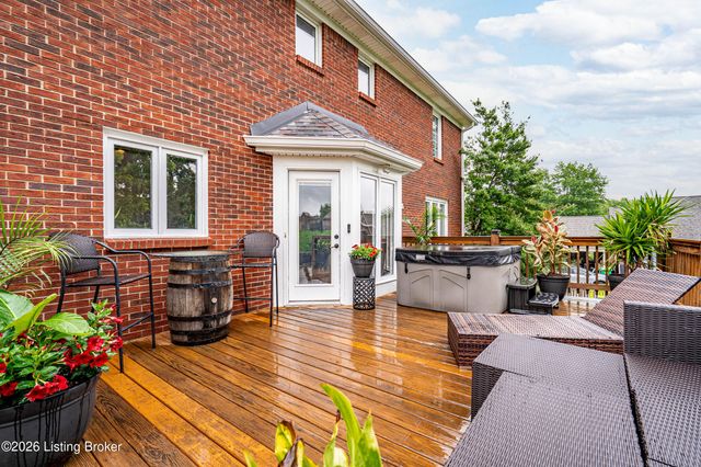 7603 Parkridge Trace, Louisville, KY 40214