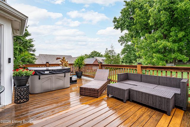7603 Parkridge Trace, Louisville, KY 40214