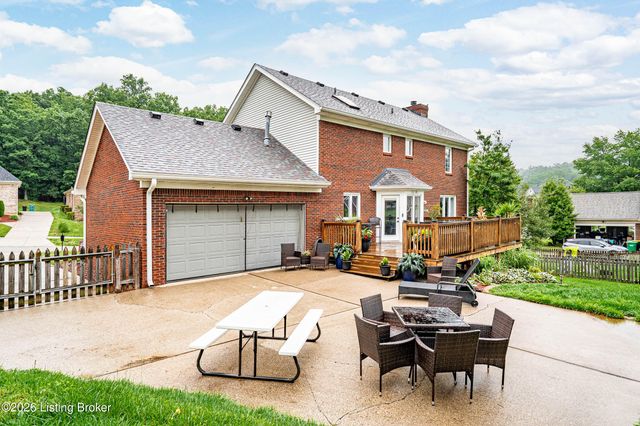 7603 Parkridge Trace, Louisville, KY 40214