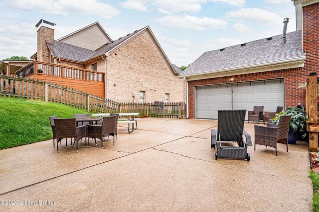 7603 Parkridge Trace, Louisville, KY 40214