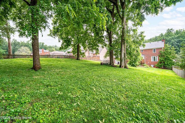 7603 Parkridge Trace, Louisville, KY 40214