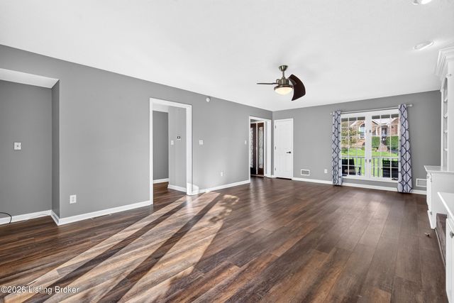 7603 Parkridge Trace, Louisville, KY 40214