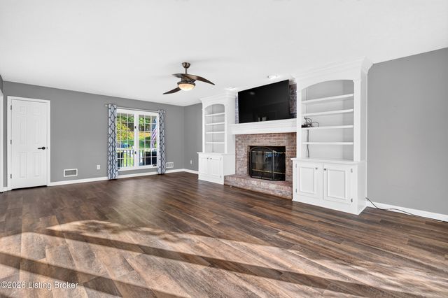 7603 Parkridge Trace, Louisville, KY 40214