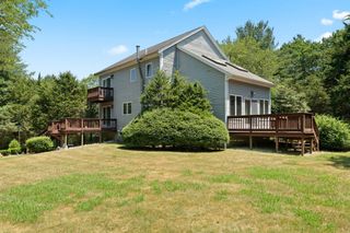 1286 Reed Rd, Dartmouth, MA 02747