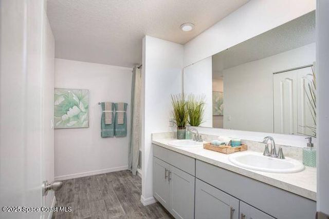 586 Darien Avenue SW, Palm Bay, FL 32908