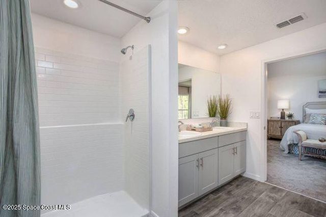 586 Darien Avenue SW, Palm Bay, FL 32908