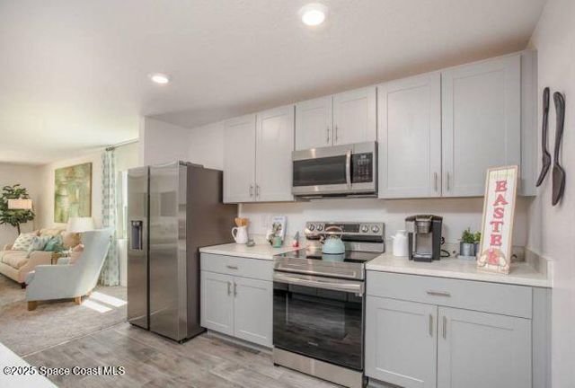 586 Darien Avenue SW, Palm Bay, FL 32908