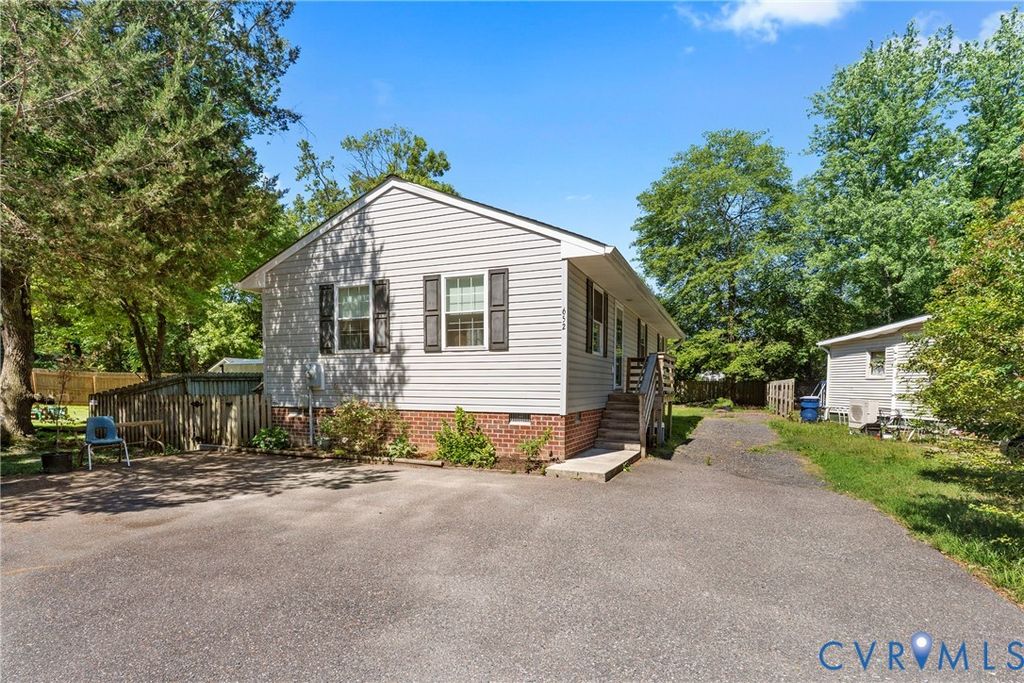 652 S Taylor St, Ashland, VA 23005