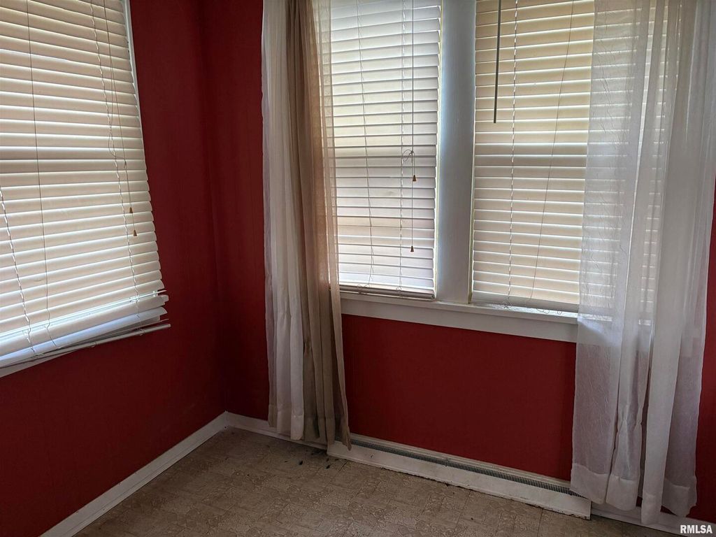 Image 12 of property listing at 433 LINDEN, Centralia, IL 62801