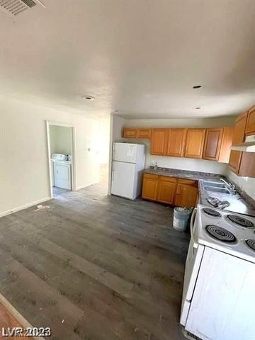 5556 Everglade Street, Las Vegas, NV 89142