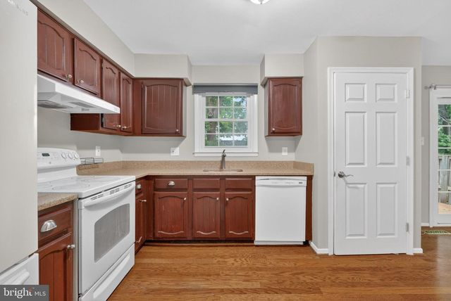 9821 OWENS CT, Fairfax, VA 22031