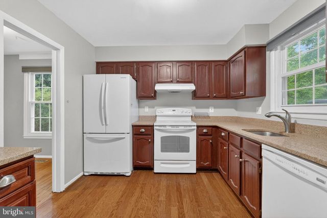 9821 OWENS CT, Fairfax, VA 22031