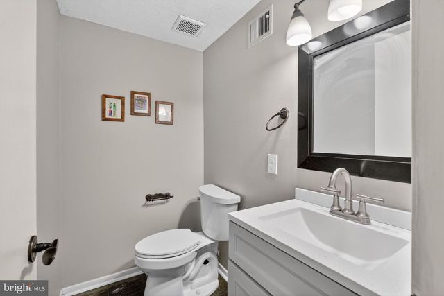 9821 OWENS CT, Fairfax, VA 22031