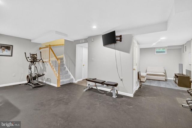 9821 OWENS CT, Fairfax, VA 22031