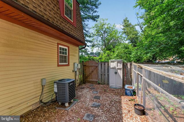 9821 OWENS CT, Fairfax, VA 22031