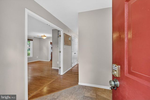 9821 OWENS CT, Fairfax, VA 22031