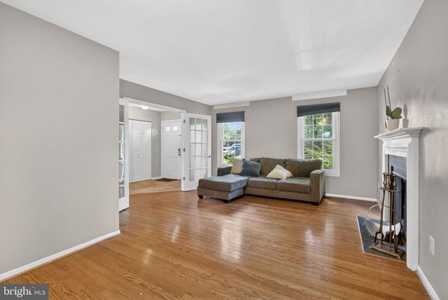 9821 OWENS CT, Fairfax, VA 22031