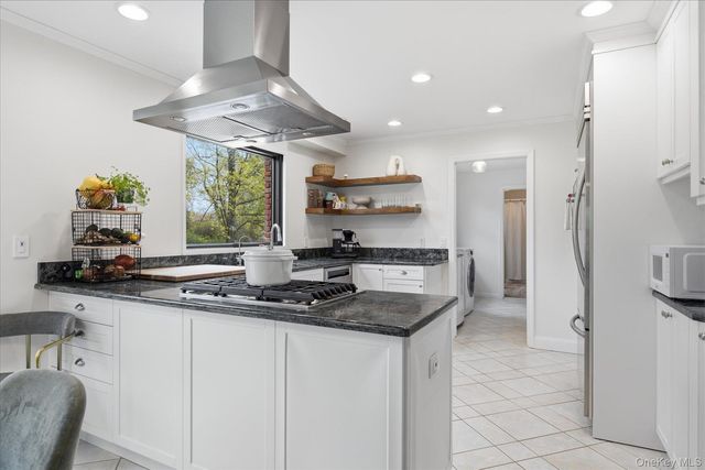 21 Audubon Gate, Miller Place, NY 11764