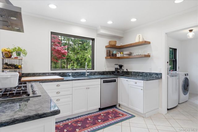 21 Audubon Gate, Miller Place, NY 11764