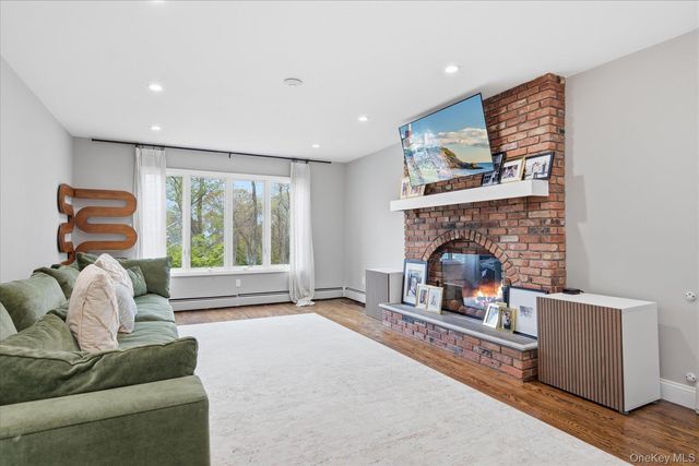 21 Audubon Gate, Miller Place, NY 11764
