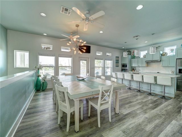 603 Sea Breeze Lane, Port Aransas, TX 78373