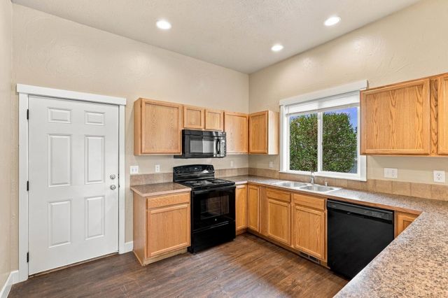 217 E Indiana Ave, Spokane, WA 99207