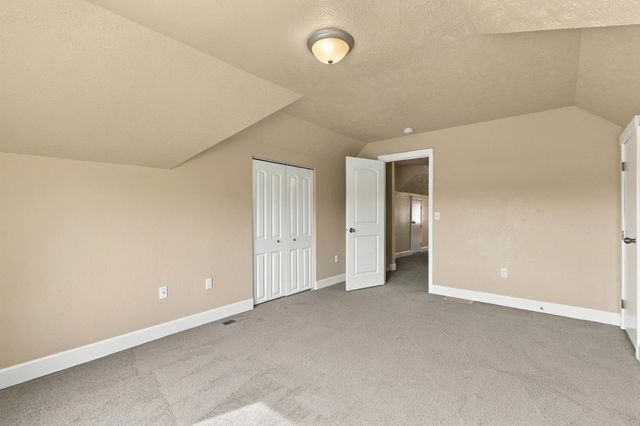 217 E Indiana Ave, Spokane, WA 99207