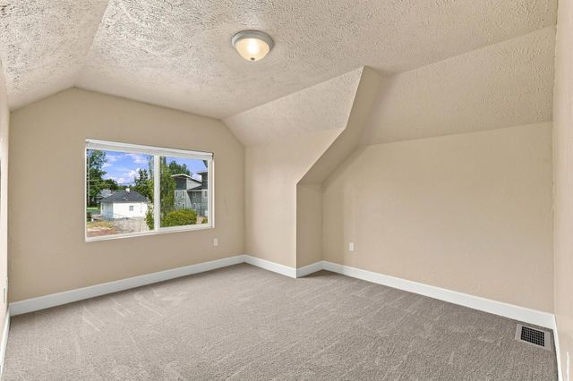 217 E Indiana Ave, Spokane, WA 99207