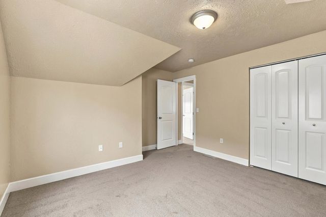 217 E Indiana Ave, Spokane, WA 99207