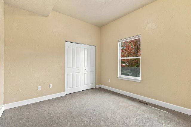 217 E Indiana Ave, Spokane, WA 99207