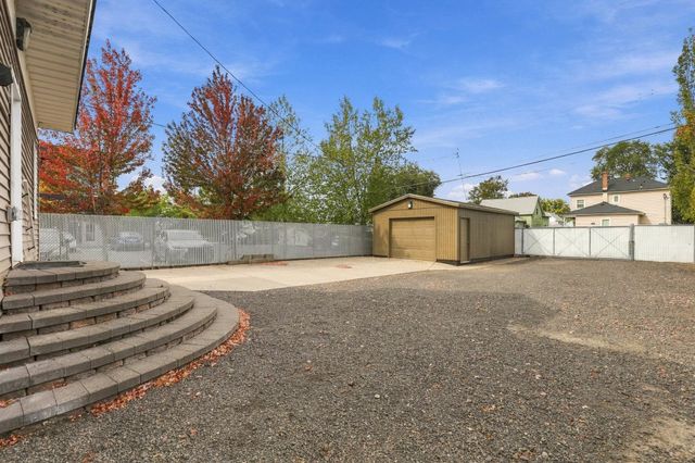 217 E Indiana Ave, Spokane, WA 99207
